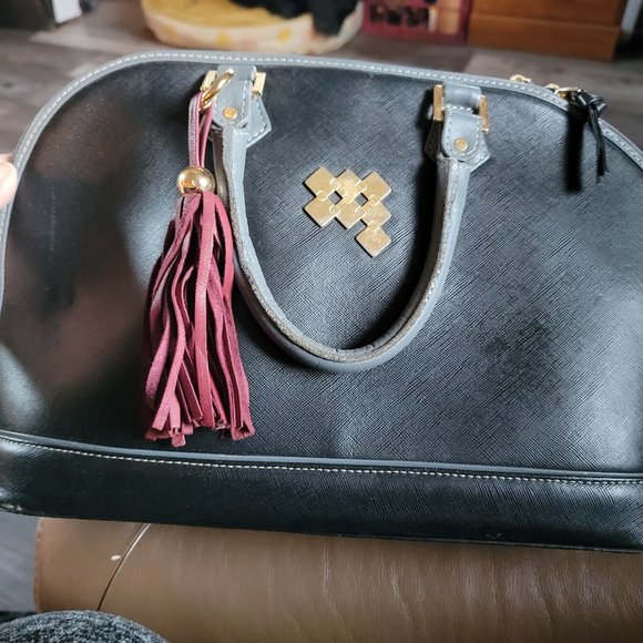 Purse - Picture 1 of 3